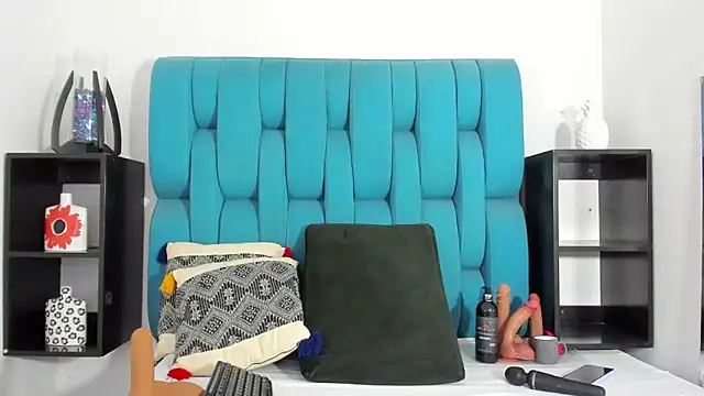 Keira Lennox online show from March 2025 01:03:02 PM