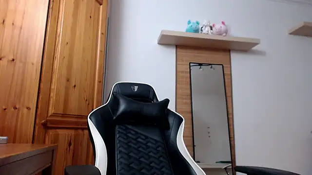 Lisakisss online show from October 2025 07:33:01 PM