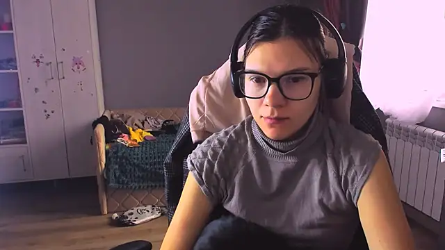 MollyLollipop online show from December 2025 04:22:01 AM