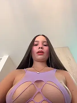 Snapshot of MiaJacksonn chatting on April 2026 05:48:01 PM MiaJacksonn online show from April 2026 05:48:01 PM