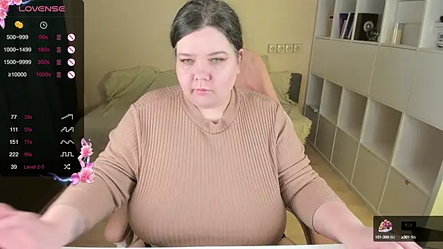 PlumPie online show from October 2025 07:13:01 PM