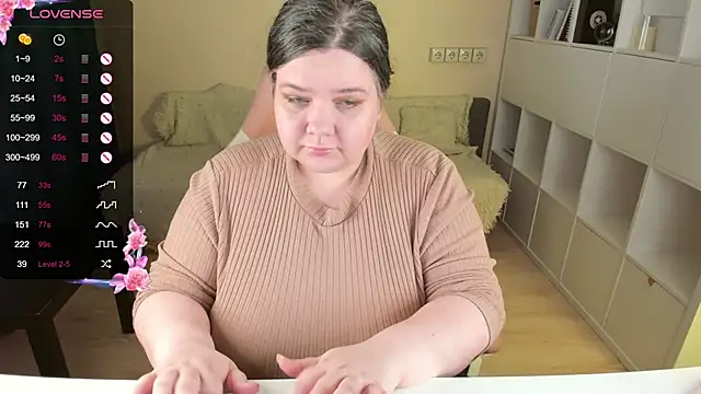 PlumPie online show from October 2025 10:22:02 PM