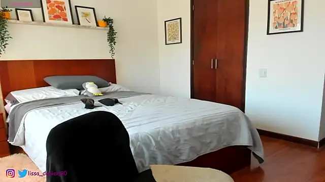 Lissa112 online show from December 2024 06:38:01 PM