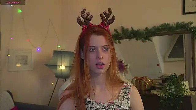 Snapshot of doll_lesli chatting on December 2024 02:31:02 PM doll lesli online show from December 2024 02:31:02 PM