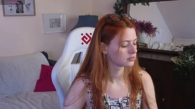 Snapshot of doll_lesli chatting on January 2025 02:43:01 PM doll lesli online show from January 2025 02:43:01 PM