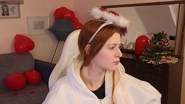 Snapshot of doll_lesli chatting on February 2025 02:44:02 PM doll lesli online show from February 2025 02:44:02 PM