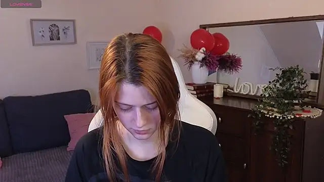 Snapshot of doll_lesli chatting on February 2025 02:35:02 PM doll lesli online show from February 2025 02:35:02 PM