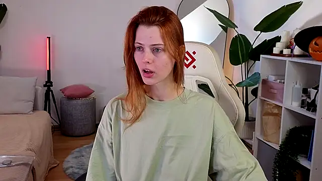 Snapshot of doll_lesli chatting on October 2025 09:30:01 AM doll lesli online show from October 2025 09:30:01 AM