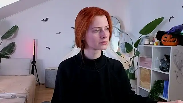 Snapshot of doll_lesli chatting on November 2025 09:33:01 AM doll lesli online show from November 2025 09:33:01 AM