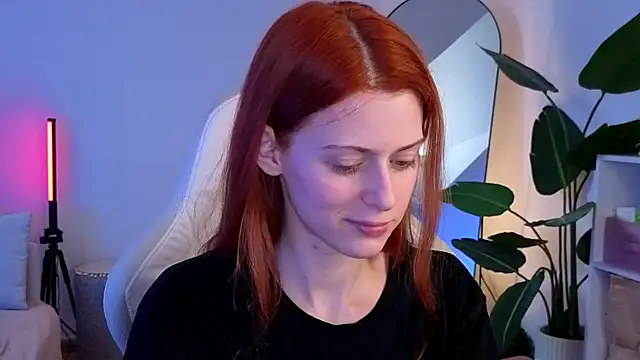 Snapshot of doll_lesli chatting on November 2025 08:35:02 AM doll lesli online show from November 2025 08:35:02 AM