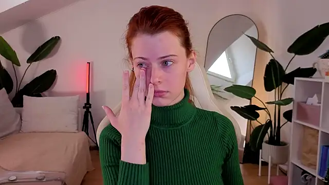 Snapshot of doll_lesli chatting on November 2025 09:44:02 AM doll lesli online show from November 2025 09:44:02 AM