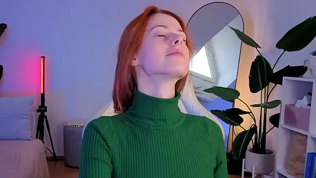 Snapshot of doll_lesli chatting on November 2025 10:18:01 AM doll lesli online show from November 2025 10:18:01 AM