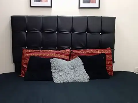 Violette Adams online show from September 2025 12:05:02 PM