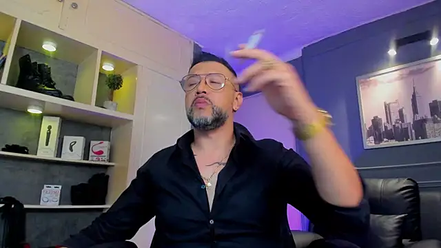 MrFrank tattoo online show from November 2025 12:49:01 PM