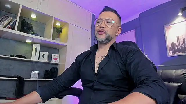 MrFrank tattoo online show from December 2025 01:05:01 PM