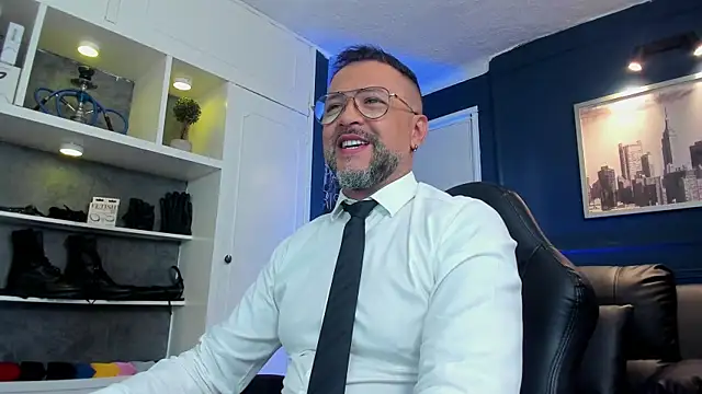 Snapshot of MrFrank_tattoo chatting on June 2026 02:26:02 PM MrFrank tattoo online show from June 2026 02:26:02 PM