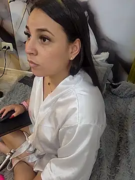Snapshot of LizzRouse chatting on May 2026 09:09:01 PM LizzRouse online show from May 2026 09:09:01 PM