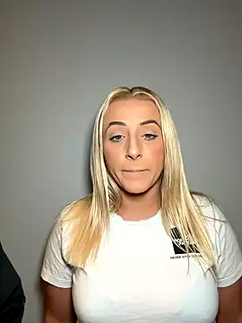 Strongqueen online show from October 2025 03:55:02 PM