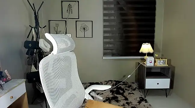 Snapshot of EternityBanks chatting on January 2025 12:00:01 AM EternityBanks online show from January 2025 12:00:01 AM