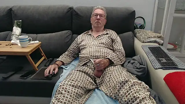 Nudelschwanz online show from March 2026 07:15:01 AM