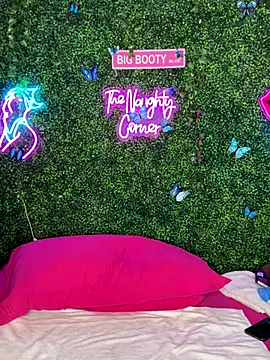 ThickAssRena online show from January 2026 10:45:01 PM