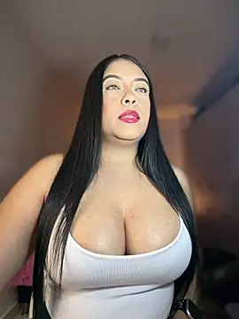 Snapshot of cami_ortiz__ chatting on May 2026 05:01:02 AM cami ortiz online show from May 2026 05:01:02 AM