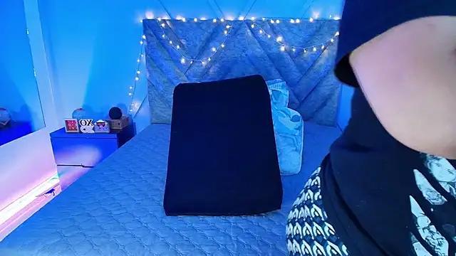 Snapshot of emmajohnss chatting on March 2025 03:44:01 AM emmajohnss online show from March 2025 03:44:01 AM