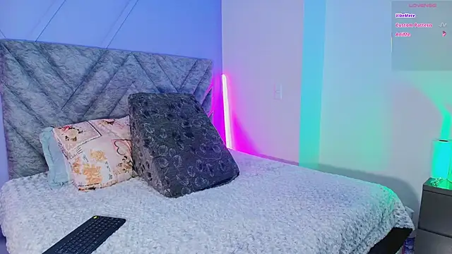 Snapshot of emmajohnss chatting on October 2025 03:48:02 AM emmajohnss online show from October 2025 03:48:02 AM