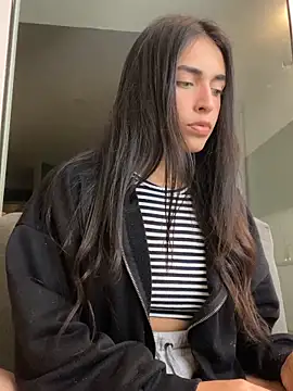 DaphneUwu online show from April 2026 01:18:01 AM