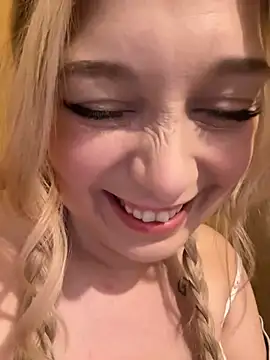 CherryAuroraa online show from December 2024 01:32:02 PM