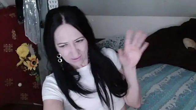 Snapshot of DebraMilf chatting on April 2026 12:57:01 AM DebraMilf online show from April 2026 12:57:01 AM