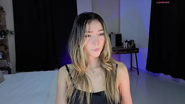 AmelieAxie online show from May 2026 03:04:02 AM