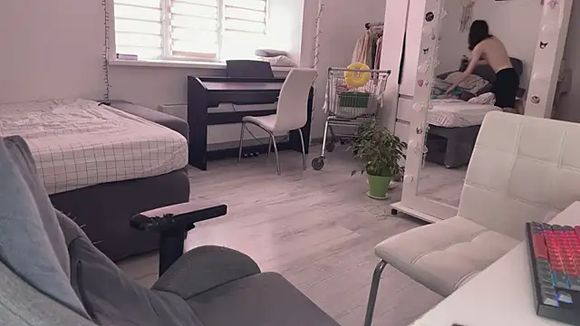 CandyChell online show from September 2025 08:51:02 AM