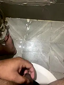 Rahuldhe22 online show from September 2025 08:21:01 PM