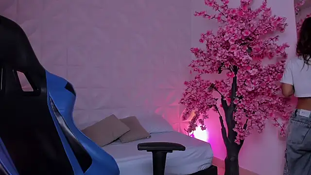 cora 22 online show from March 2026 01:14:01 PM