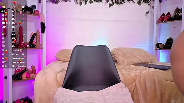 louise nails online show from July 2026 04:53:02 PM