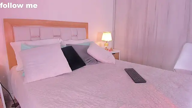 missjuliaa  online show from February 2025 03:19:01 AM