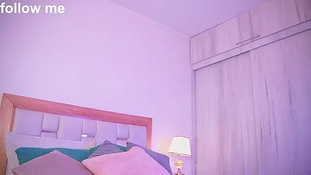 missjuliaa  online show from September 2025 03:17:01 AM