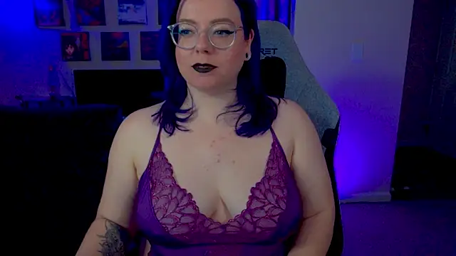 KiraSpitQueen online show from April 2026 03:48:02 AM
