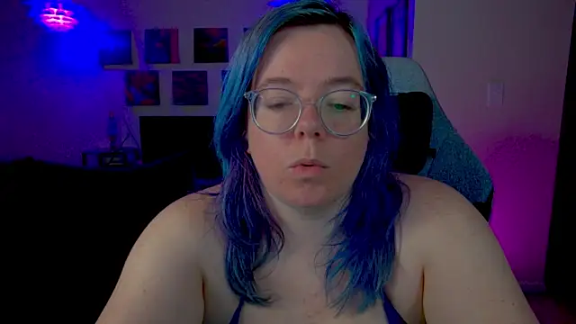 Snapshot of KiraSpitQueen chatting on June 2026 03:49:01 AM KiraSpitQueen online show from June 2026 03:49:01 AM
