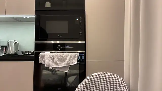 Bear bear  online show from November 2025 11:31:02 AM