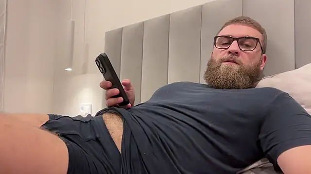 Bear bear  online show from November 2025 11:33:02 AM