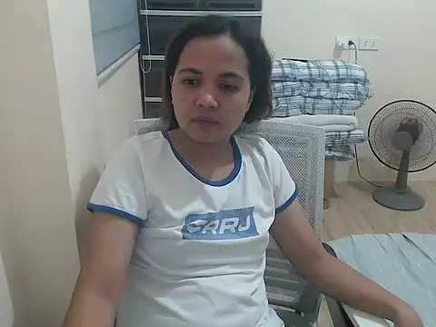 xTheLastVIRGINx online show from April 2026 03:45:01 PM