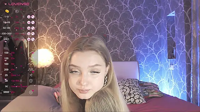 MiaMiaMeow online show from April 2026 08:10:01 PM