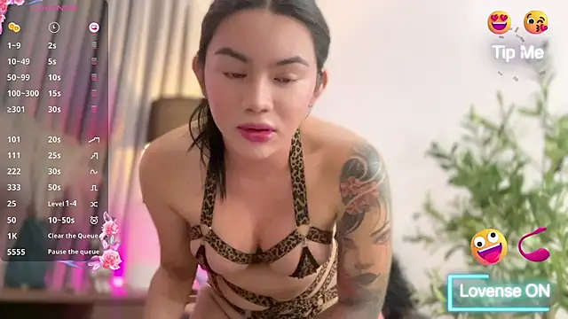 sassy olivia online show from October 2025 07:36:01 PM