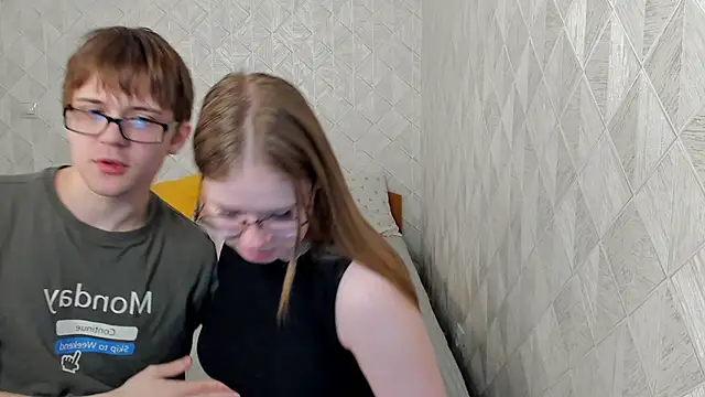 Snapshot of Tommy_and_Katie chatting on January 2025 11:21:02 AM Tommy and Katie online show from January 2025 11:21:02 AM