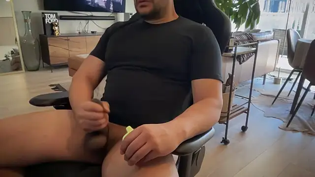 HungandThickLatin online show from January 2025 06:23:01 PM
