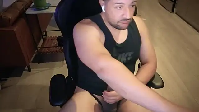 HungandThickLatin online show from October 2025 01:28:02 AM