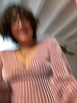 Snapshot of aurora_xoxo chatting on March 2026 08:12:01 PM aurora xoxo online show from March 2026 08:12:01 PM