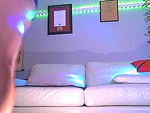 OSIRlS online show from December 2025 01:50:02 PM